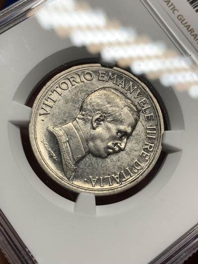 《竞宝斋》第409场 周日，周一，2场连拍 （全场包邮） NGC UNC 1917 意大利 马车 2里拉 银币 埃马努埃莱三世 五彩老包浆 稀少年份 发行量仅为其他年份1/4