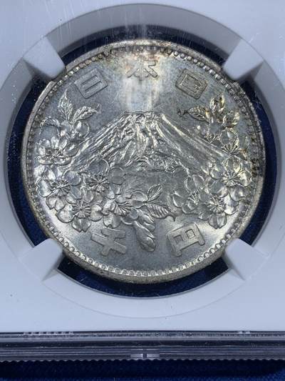 《竞宝斋》第409场 周日，周一，2场连拍 （全场包邮） 两枚一组 NGC MS65 日本1964年奥运银币 状态都很不错 近期银价飞涨 盒子币几乎没有溢价了 性价比很高