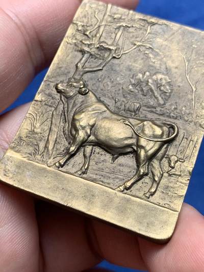 《竞宝斋》第409场 周日，周一，2场连拍 （全场包邮） 公牛铜方章 39.9克 49.7*37mm 细节犀利 非常漂亮