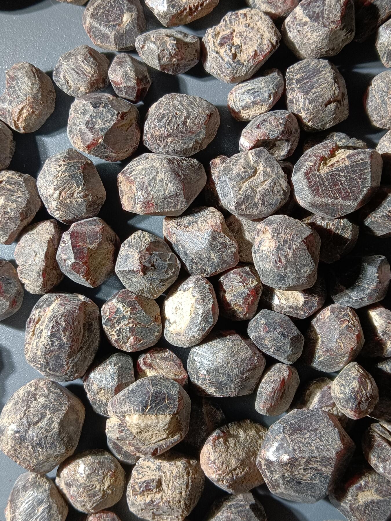 67期回流戒指饰品杂件纪念章丝路钱币专场 石榴石原石(一斤)