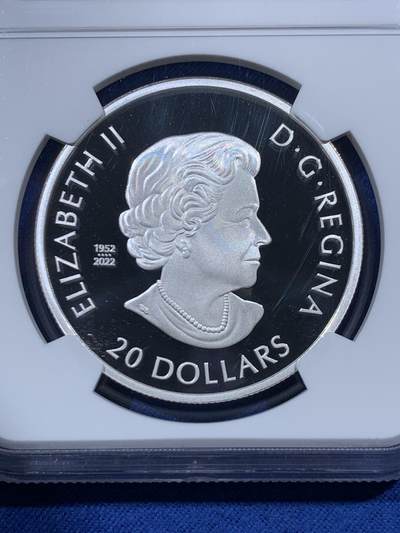 《竞宝斋》第409场 周日，周一，2场连拍 （全场包邮） NGC PF70UC 加拿大2023年荣军日彩色精制纪念银币-20加元（999纯银，38MM币径，盒证齐全，发行量7500枚）