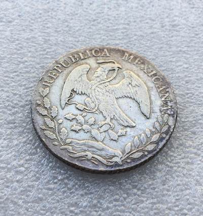 世界钱币专场拍卖 - 墨西哥1862年中期花边鹰洋8瑞尔银币 27克90%银