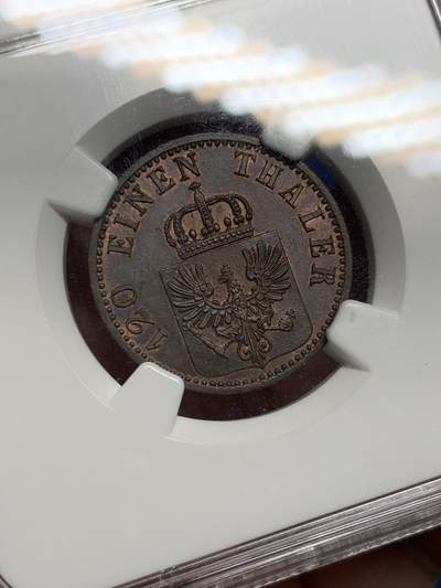 《竞宝斋》第409场 周日，周一，2场连拍 （全场包邮） NGC MS65BN 亚军分！德国普鲁士 1866A 3芬尼铜币，少见辅币，巧克力包浆，老盒严评GEM级分数，仅一枚更高分。