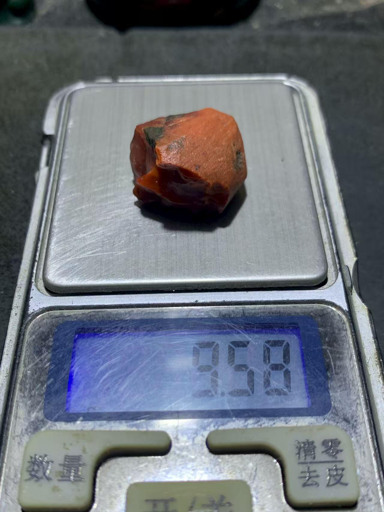 精美柿子红南红玛瑙明料原石一颗！