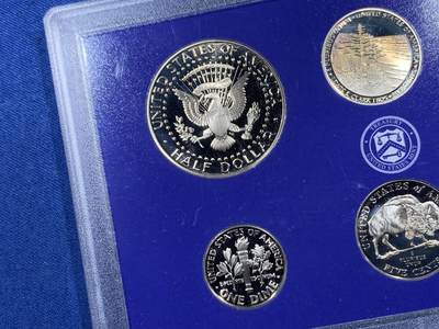 《竞宝斋》第410场 周日，周一，2场连拍 （全场包邮） 美国2005年精制套币