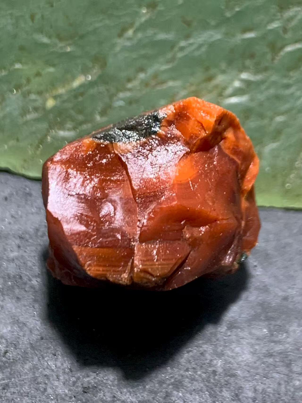 精美柿子红南红玛瑙明料原石一颗！