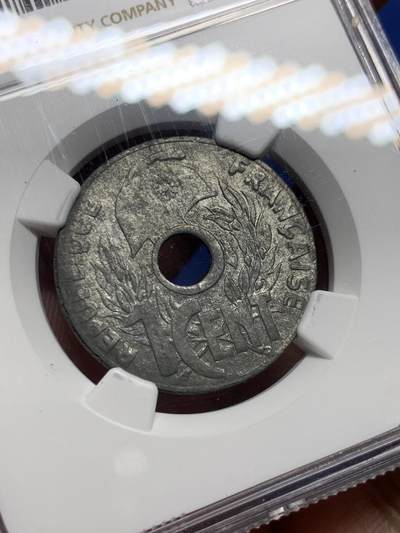 《竞宝斋》第410场 周日，周一，2场连拍 （全场包邮） NGC MS63 法属印支1941花帽1分锌币 保存非常难得