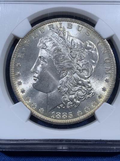 《竞宝斋》第410场 周日，周一，2场连拍 （全场包邮） NGC MS65 美国1885-O版摩根银币 转光犀利 可藏