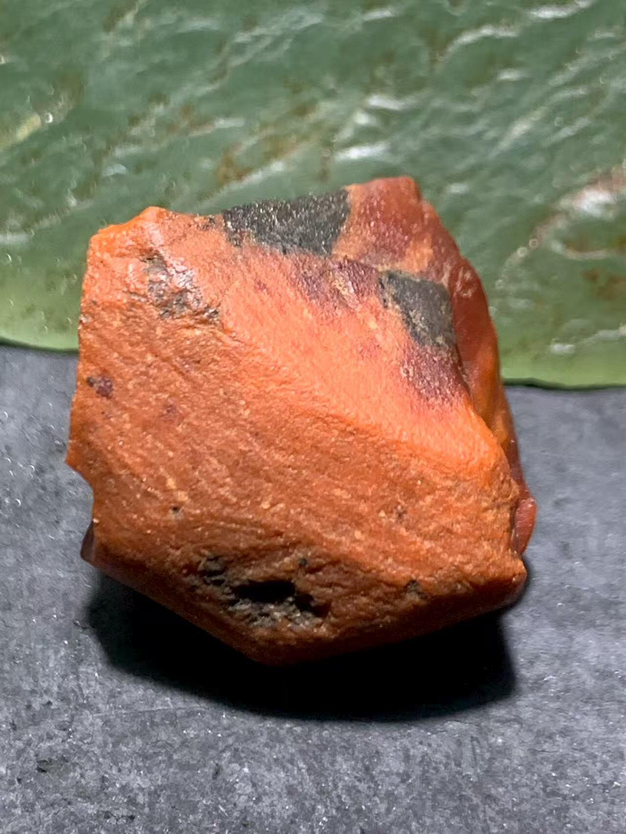 精美柿子红南红玛瑙明料原石一颗！