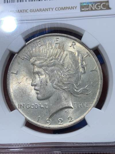《竞宝斋》第410场 周日，周一，2场连拍 （全场包邮） NGC MS64 美国1922年和平女神1美元银币，浅包浆状态非常舒服