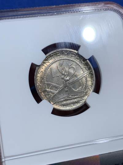 《竞宝斋》第410场 周日，周一，2场连拍 （全场包邮） NGC MS64 圣马力诺1937年女神半身像5里拉银币