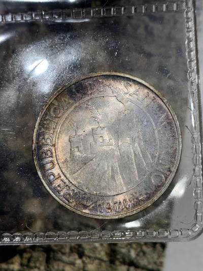 《竞宝斋》第410场 周日，周一，2场连拍 （全场包邮） 原盒证书 圣马力诺1974年8枚封装套币 其中最大一枚是500里拉银币