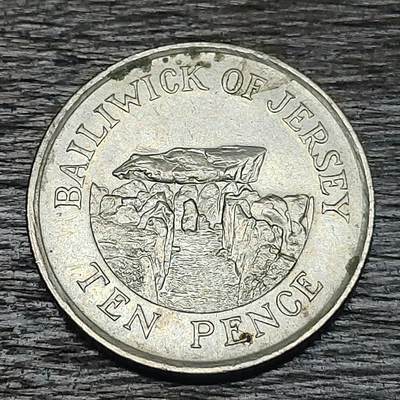 【铜匠收藏】★第129场★散币场，无佣金，30包邮。不满30元，支付5元运费。《接受代拍 代送NGC评级》 - 泽西岛 1992年 10便士 青年