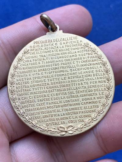 《竞宝斋》第410场 周日，周一，2场连拍 （全场包邮） Nunziatella军事学校镀金银章 25.6克 40.2mm