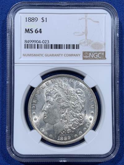《竞宝斋》第410场 周日，周一，2场连拍 （全场包邮） - NGC MS64 美国 1889 摩根 一美元 银币 卷拆品
