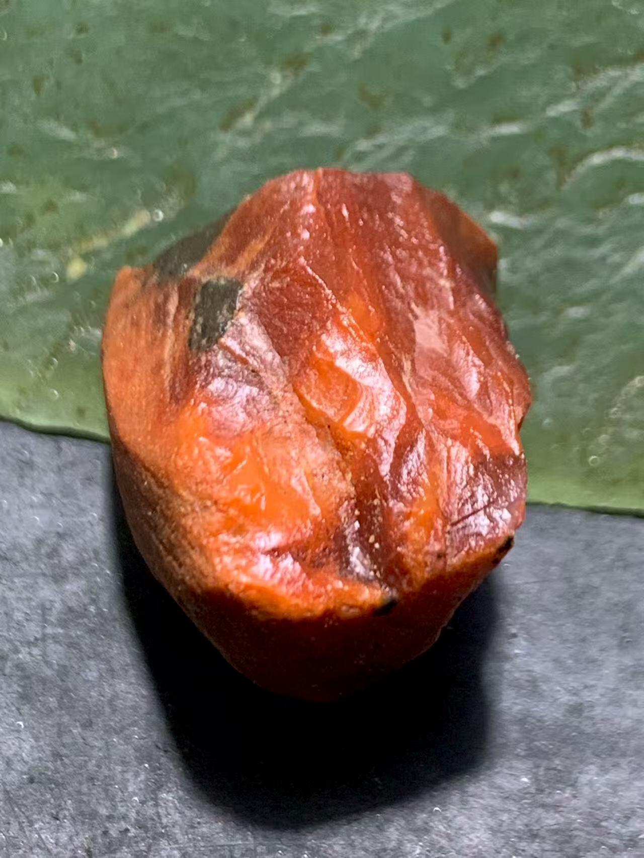 精美柿子红南红玛瑙明料原石一颗！