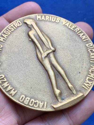 《竞宝斋》第410场 周日，周一，2场连拍 （全场包邮） 意大利雕塑家贾科莫·曼祖纪念章 118.2克 63.9mm