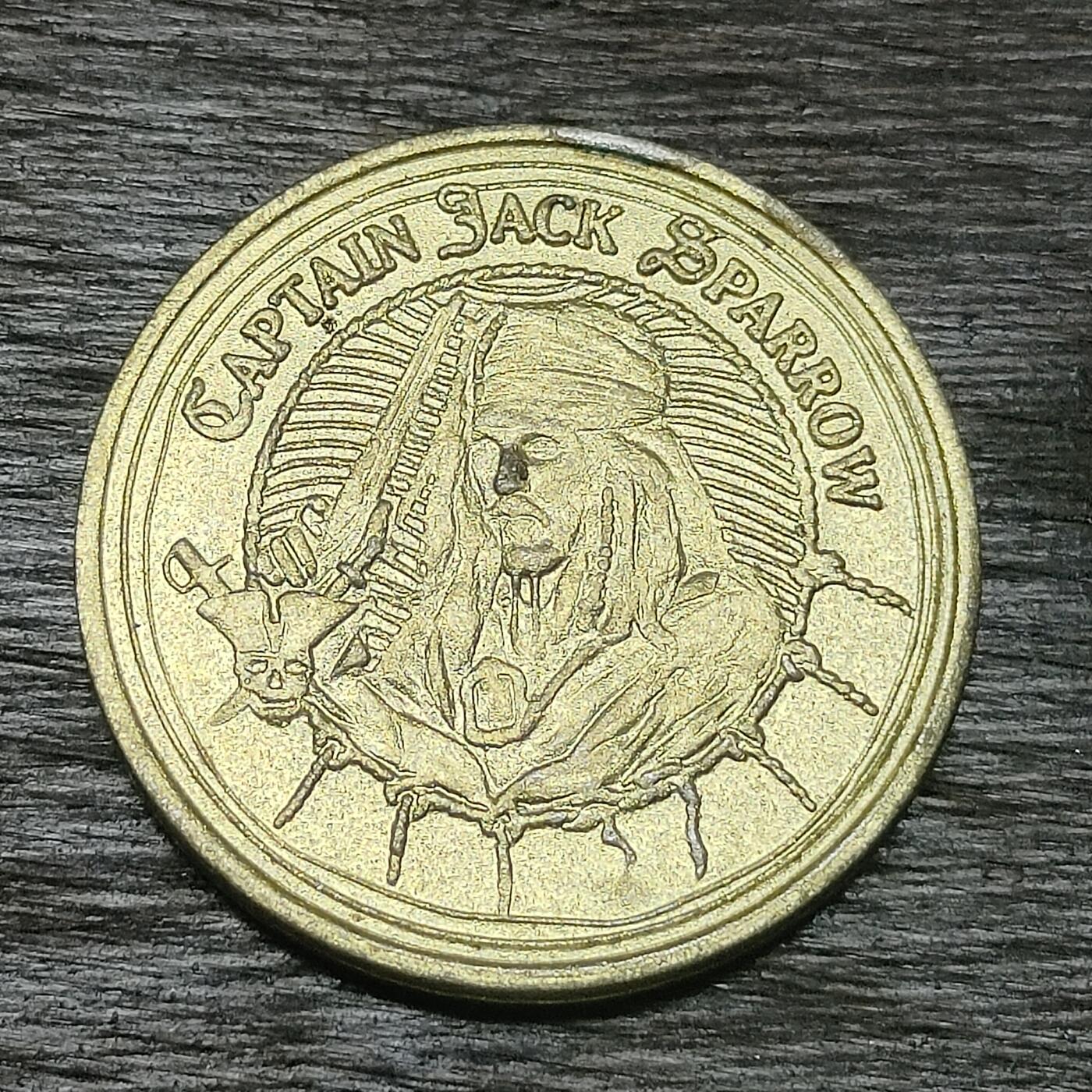 【铜匠收藏】★第130场★散币场，无佣金，30包邮。不满30元，支付5元运费。《接受代拍 代送NGC评级》 迪士尼 加勒比海盗纪念章