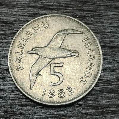 【铜匠收藏】★第130场★散币场，无佣金，30包邮。不满30元，支付5元运费。《接受代拍 代送NGC评级》 - 福克兰群岛 1983年 5便士 海鸥