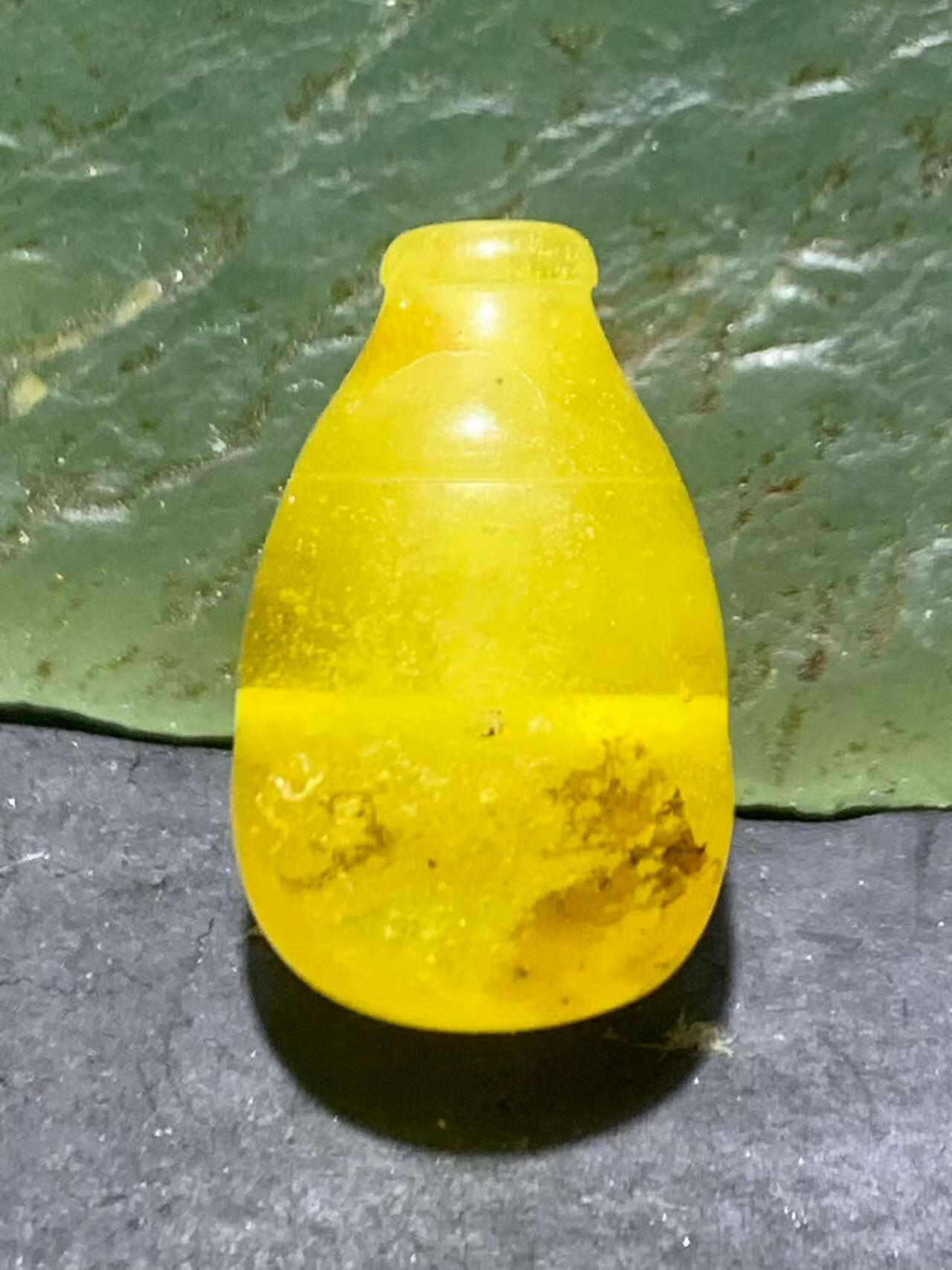 天然通货乌克兰蜜蜡一体佛头三通一个