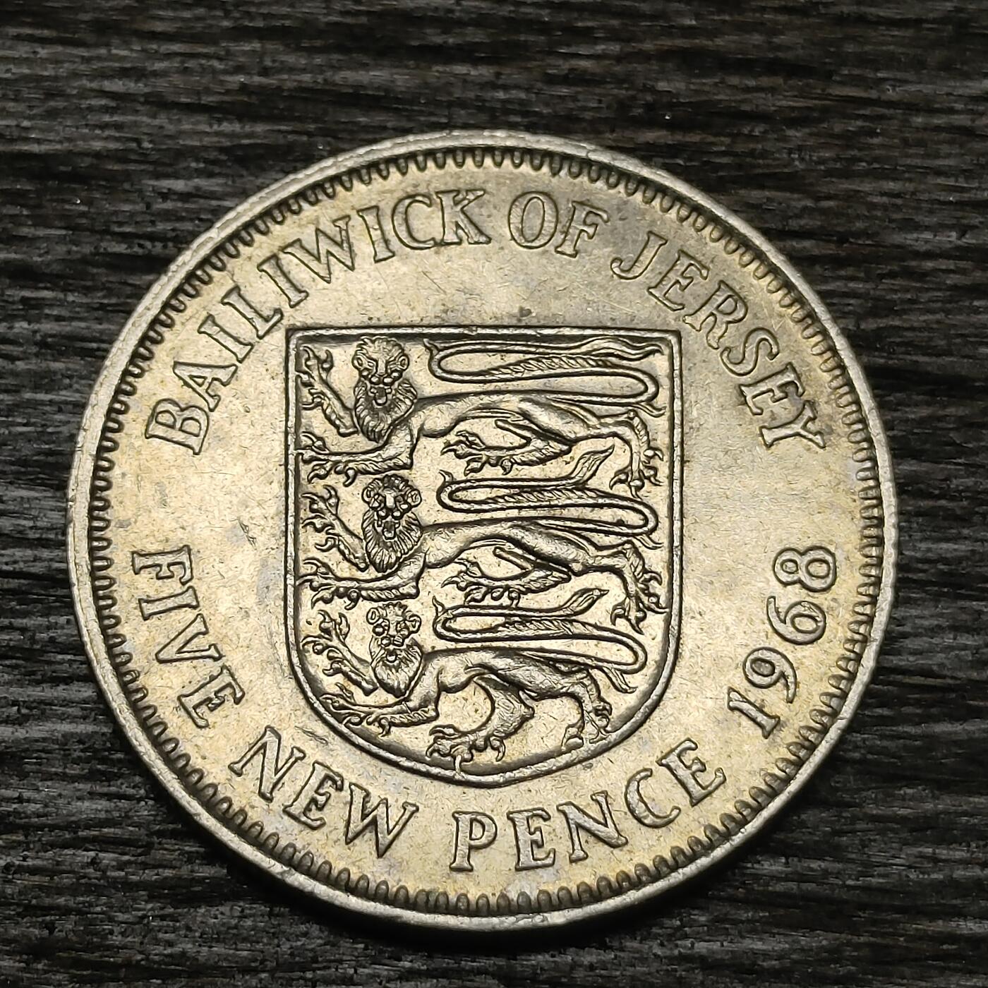 【铜匠收藏】★第130场★散币场，无佣金，30包邮。不满30元，支付5元运费。《接受代拍 代送NGC评级》 英属泽西 1968年 5便士  伊丽莎白二世