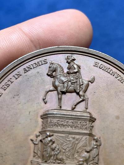 《竞宝斋》第410场 周日，周一，2场连拍 （全场包邮） 德国1815年普鲁士弗里德里希大公雕塑落成纪念大铜章 稀少品种 61.1克 49.5mm