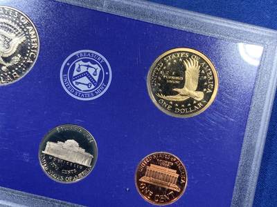 《竞宝斋》第410场 周日，周一，2场连拍 （全场包邮） 美国2003年精制套币+精制州币5枚套盒证全