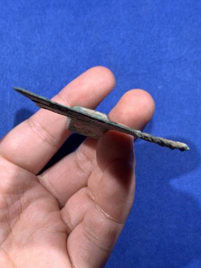 《竞宝斋》第410场 周日，周一，2场连拍 （全场包邮） 公博 美88分 先秦三晋地区斜肩“武”字空首布 品相极好 附X光图