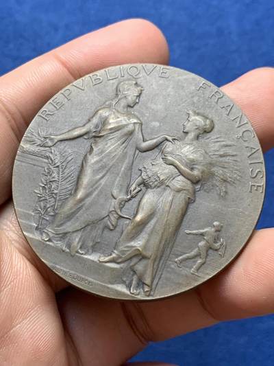 《竞宝斋》第410场 周日，周一，2场连拍 （全场包邮） 法国1904年农业博览会女神大铜章 58.5克 50mm