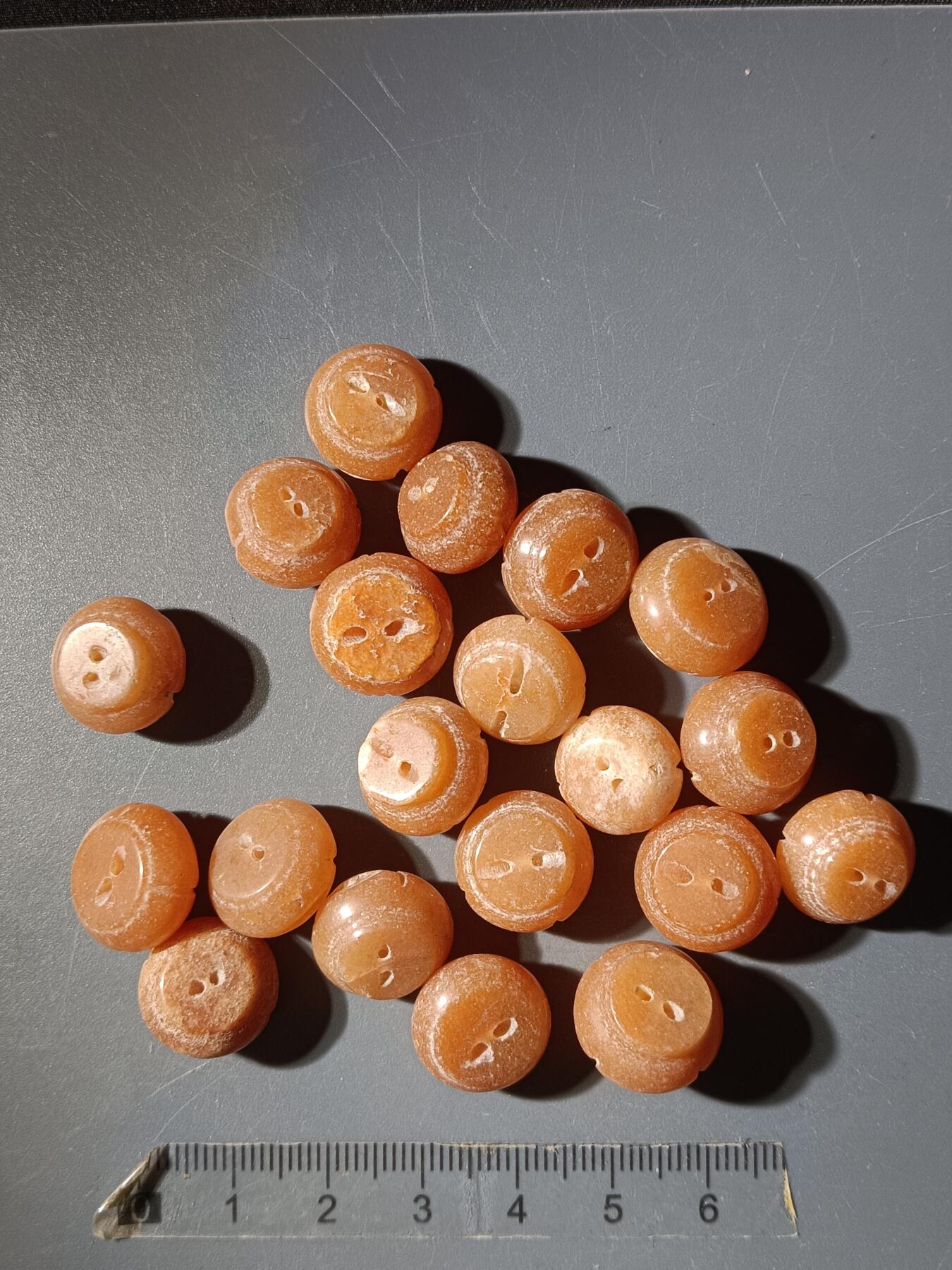 68期回流戒指饰品杂件纪念章丝路钱币专场 A2金丝玉扣子