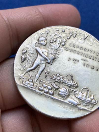 《竞宝斋》第410场 周日，周一，2场连拍 （全场包邮） 1902年法国布尔拉雷讷市园艺展览镀金银章 丰饶角银标 33.1克 42.1mm