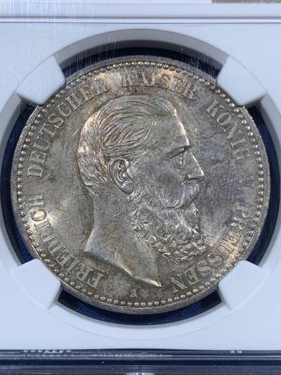 《竞宝斋》第410场 周日，周一，2场连拍 （全场包邮） NGC MS63 德国 普鲁士 1888年 三皇 5马克 银币 包浆五彩值得入手