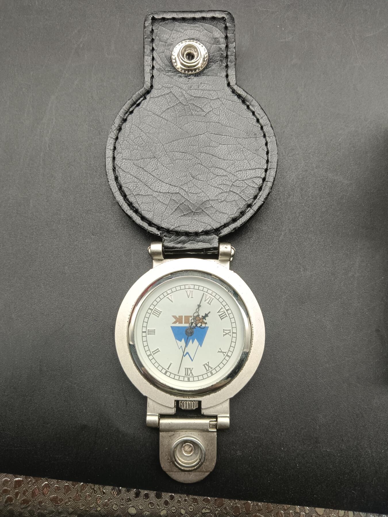 68期回流戒指饰品杂件纪念章丝路钱币专场 新疆建筑科学研究院建院四十周年纪念章