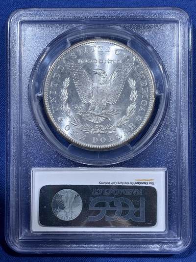 《竞宝斋》第410场 周日，周一，2场连拍 （全场包邮） PCGS MS65 美国 1881-S 摩根银元 正面有类镜面效果 光度很好 PL状态
