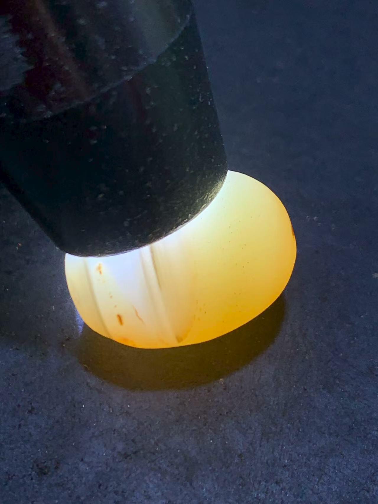 精美亚光高玉化飘红海洋玉髓手工俏色巧雕无相佛桶珠一个