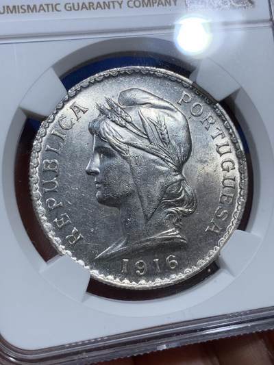 《竞宝斋》第410场 周日，周一，2场连拍 （全场包邮） NGC UNC 1916 葡萄牙 大头女神 一埃斯库多 原光错杀