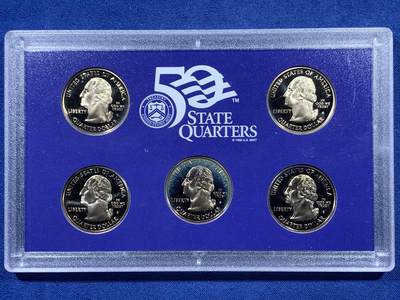 《竞宝斋》第410场 周日，周一，2场连拍 （全场包邮） 美国2003年精制套币+精制州币5枚套盒证全