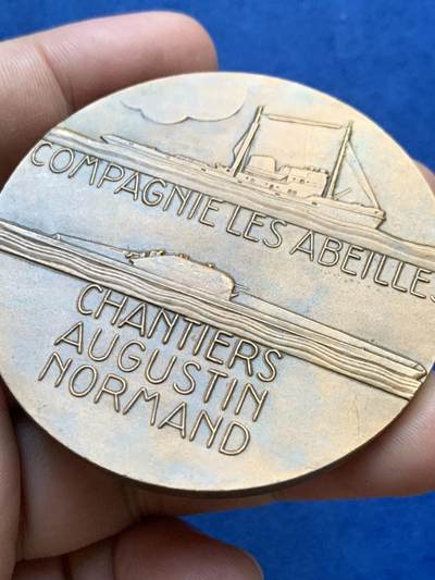 《竞宝斋》第410场 周日，周一，2场连拍 （全场包邮） 巴黎阿贝伊公司与奥古斯丁·诺曼德船厂及其领导人纪念铜章 102.5克 58.4mm 丰饶角铜标