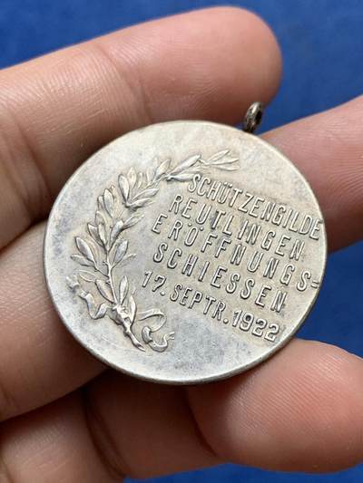 《竞宝斋》第410场 周日，周一，2场连拍 （全场包邮） 德国1922年如特灵根射击节镀银纪念章 12.6克 33.5mm