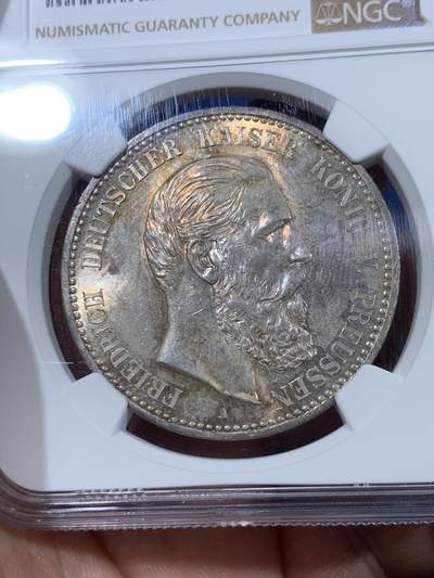 《竞宝斋》第410场 周日，周一，2场连拍 （全场包邮） NGC MS63 德国 普鲁士 1888年 三皇 5马克 银币 包浆五彩值得入手