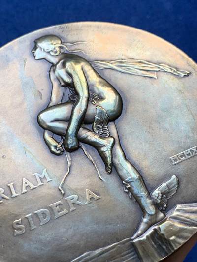 《竞宝斋》第410场 周日，周一，2场连拍 （全场包邮） 大师DAMMANN代表作《星辰》铜章 240.1克 89.6mm