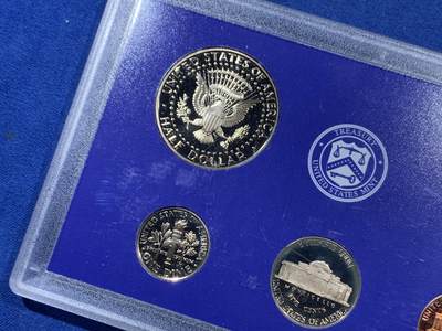 《竞宝斋》第410场 周日，周一，2场连拍 （全场包邮） 美国2003年精制套币+精制州币5枚套盒证全