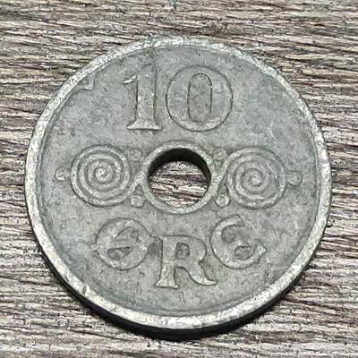 【铜匠收藏】★第130场★散币场，无佣金，30包邮。不满30元，支付5元运费。《接受代拍 代送NGC评级》 - 1944年 丹麦 10欧尔 中孔锌币