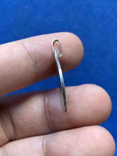 《竞宝斋》第410场 周日，周一，2场连拍 （全场包邮） 宗教银质吊坠 标记在上方 3.8克 20mm