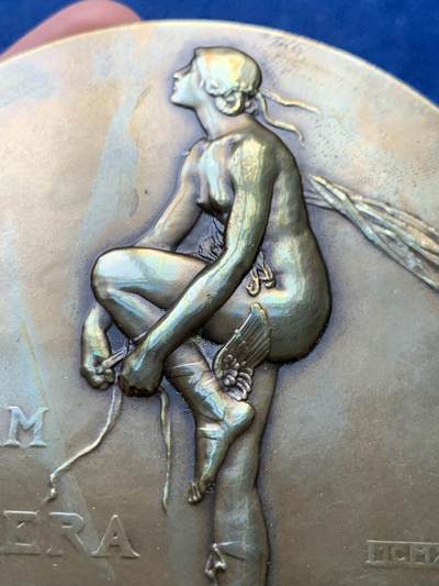 《竞宝斋》第410场 周日，周一，2场连拍 （全场包邮） 大师DAMMANN代表作《星辰》铜章 240.1克 89.6mm