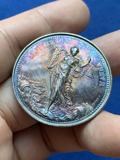 《竞宝斋》第410场 周日，周一，2场连拍 （全场包邮） 法国里昂自由贸易纪念银章 丰饶角银标 22.4克 36.7mm