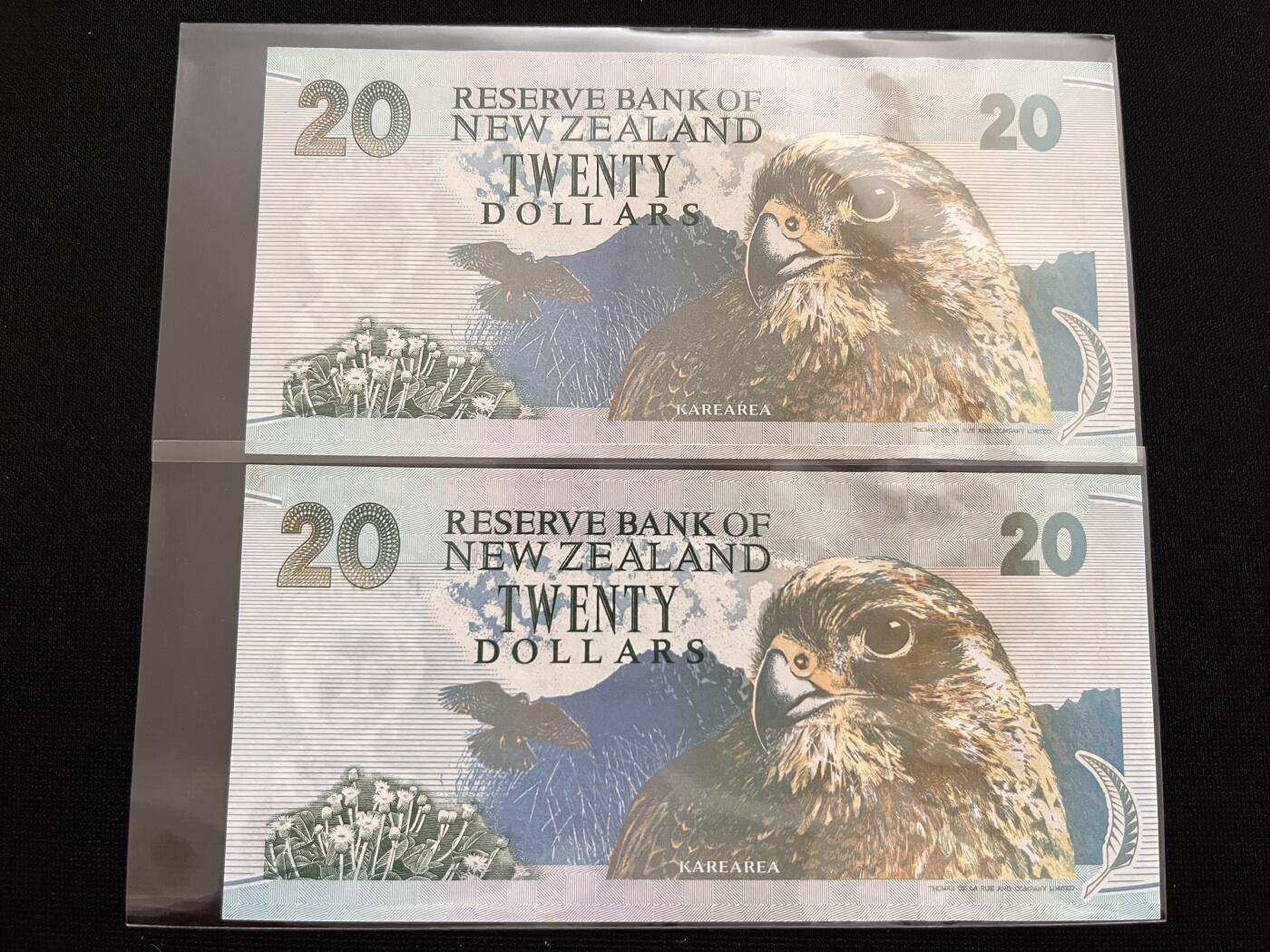 咖啡豆•收藏 2025年Aug_29th世界各国纸币拍卖 2枚 新西兰 1992年 10元 全新UNC 外国纸币 百位号 背蓝山