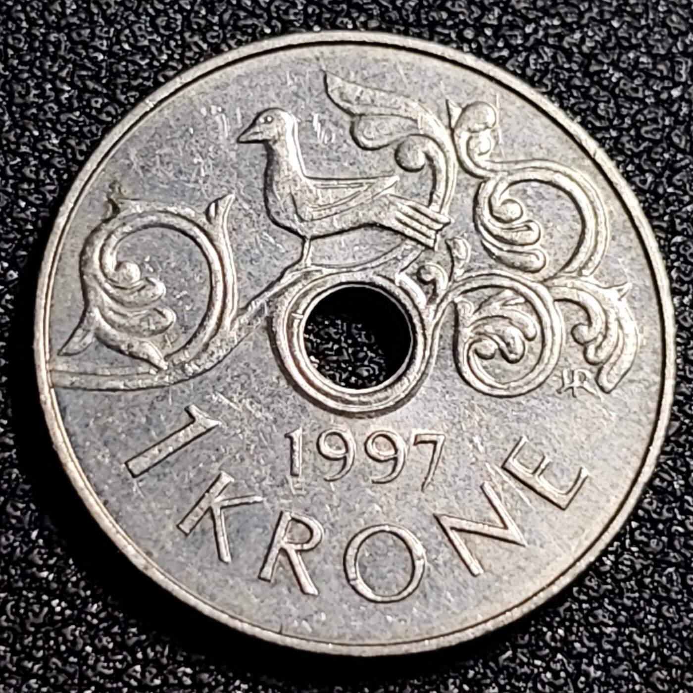 泉币菌-第92场-精品福利场 挪威1997年 1克朗硬币 哈拉尔五世皇冠 中孔铜镍币 21mm