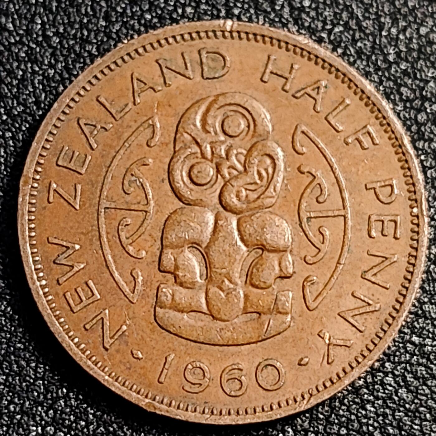 泉币菌-第92场-精品福利场 少见 极品 1960年 英属新西兰1/2便士青铜币 珍宝绿玉猴 25.4mm6.5g 伊丽莎白二世女王钱币 