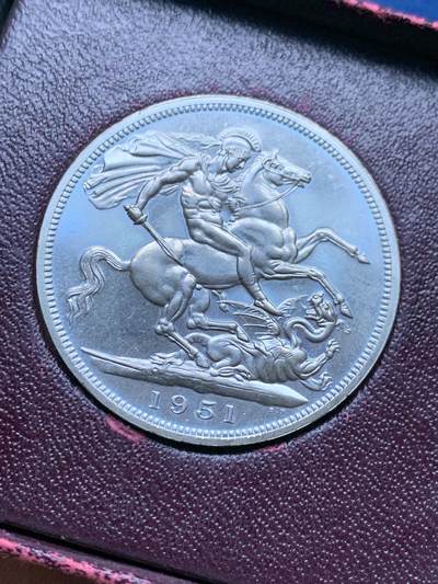 《竞宝斋》第410场 周日，周一，2场连拍 （全场包邮） 英国1951镍马剑乔治六世克朗 带红色原盒和证书
